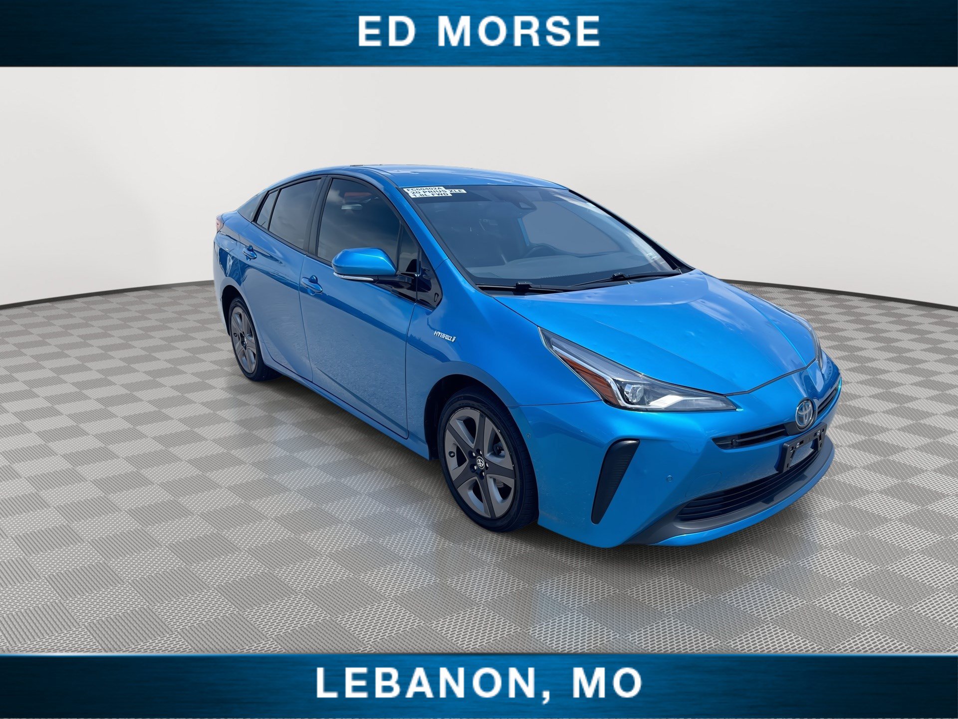 Used 2020 Toyota Prius XLE w/ Carpet Mat Package FWD image 2