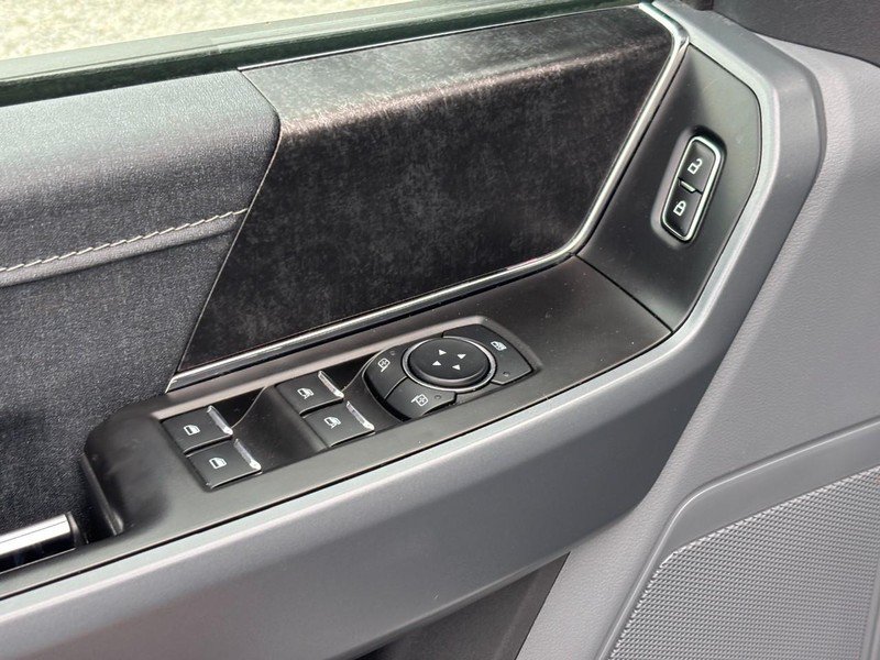 Used 2023 Ford F150 Lightning XLT AWD/4WD image 18