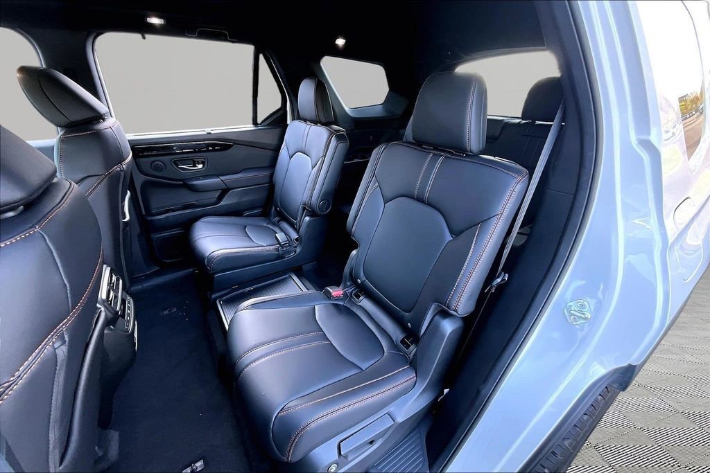Certified 2025 Honda Pilot TrailSport image 16