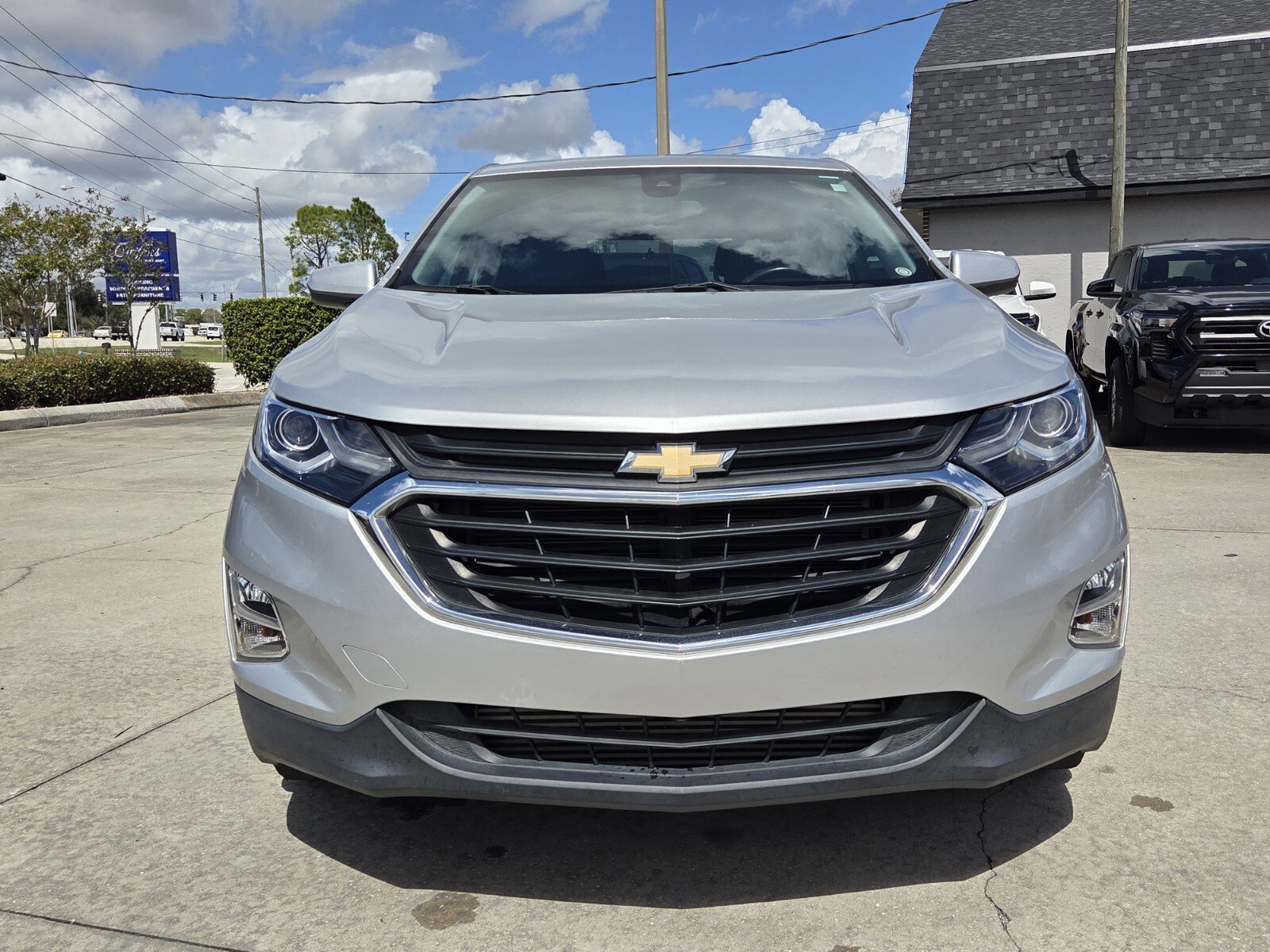 Used 2020 Chevrolet Equinox LT image 2