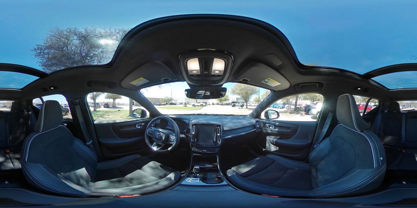 Used 2023 Volvo XC40 Recharge Plus image 49