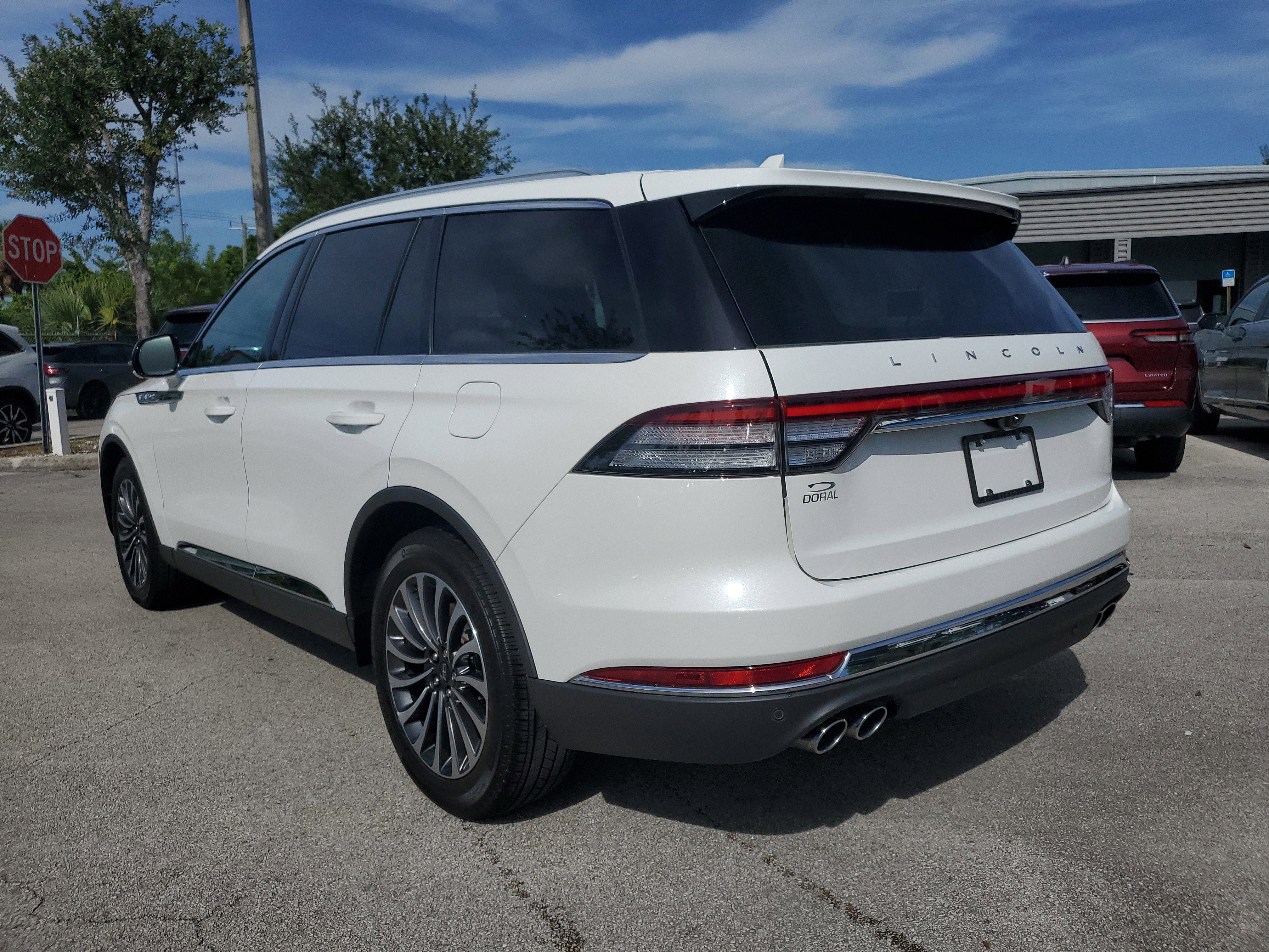 Certified 2023 Lincoln Aviator Reserve image 4