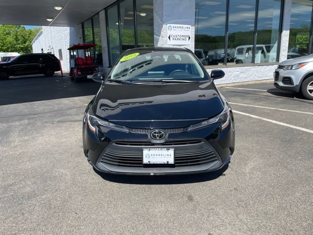 Used 2025 Toyota Corolla LE FWD image 2