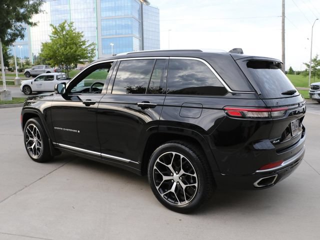 Used 2022 Jeep Grand Cherokee Summit AWD/4WD image 5