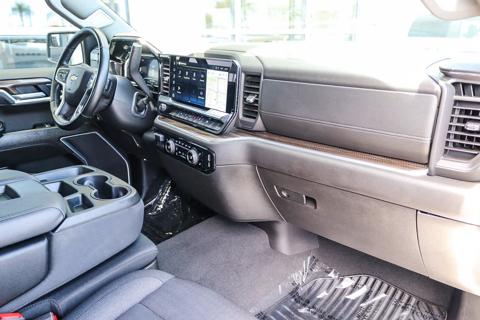 Used 2025 Chevrolet Silverado 1500 LT RWD image 15