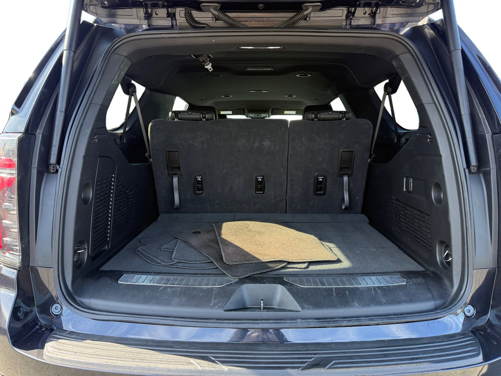 Used 2025 Chevrolet Suburban Z71 AWD/4WD image 17