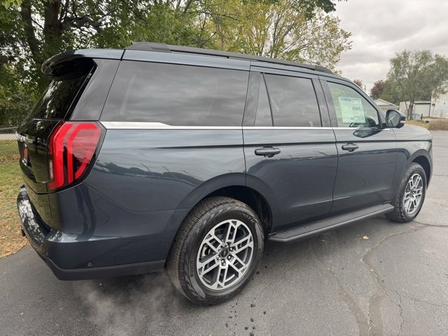 New 2025 Ford Expedition Active image 5