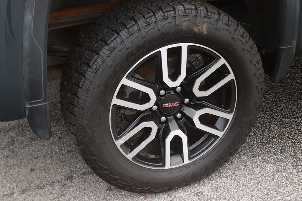 Used 2020 GMC Sierra 1500 AT4 w/ AT4 Premium Package AWD/4WD image 8