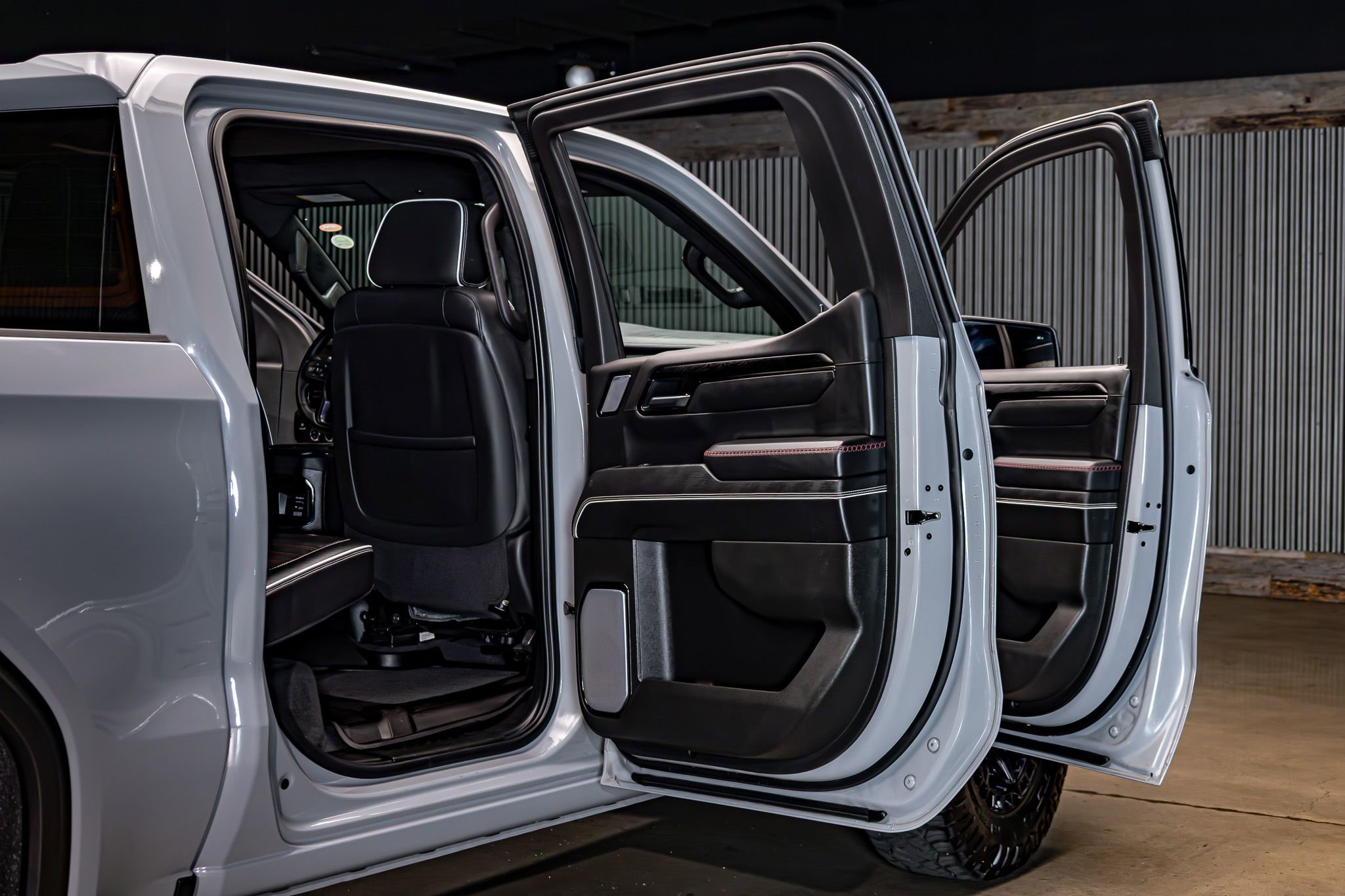 Used 2025 GMC Sierra 1500 AT4X image 29