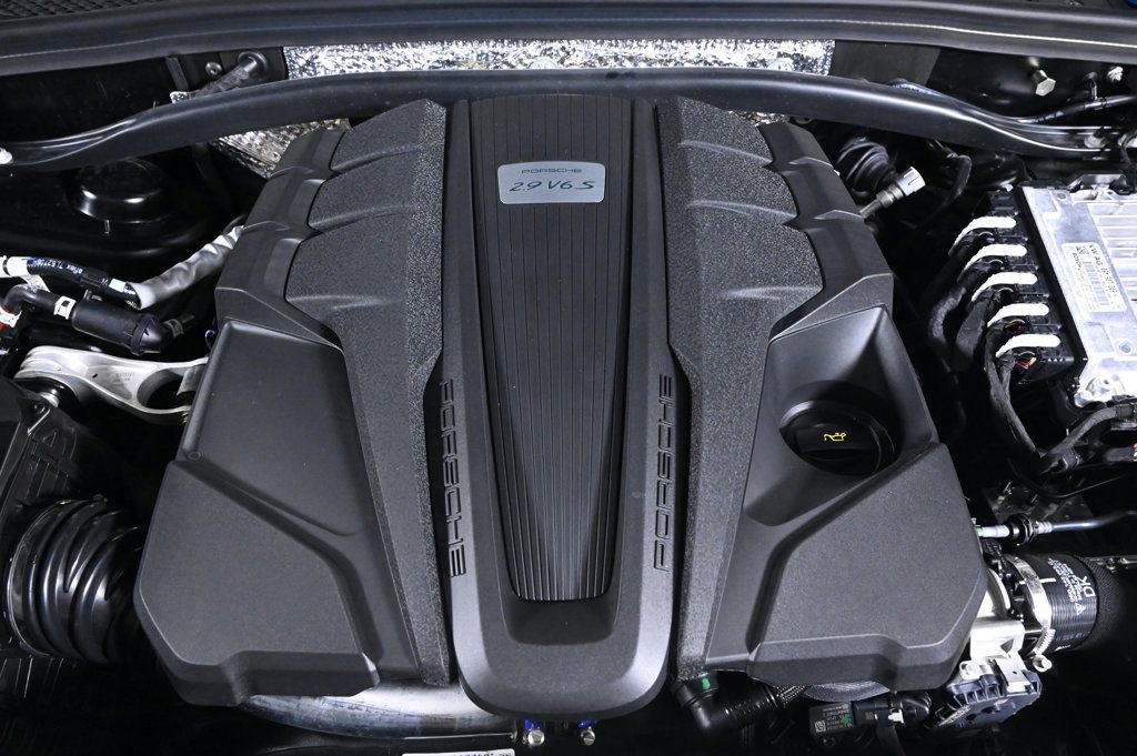 Used 2025 Porsche Macan S image 27