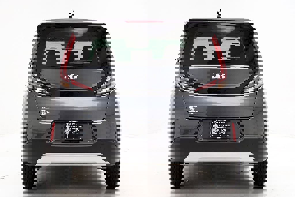 Used 2025 Kia Soul LX image 8