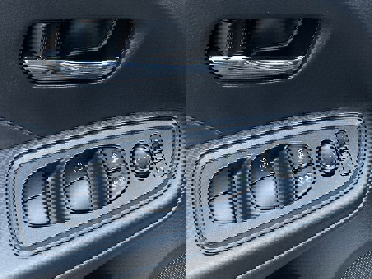 New 2025 Nissan Versa SV w/ Trunk Package image 11