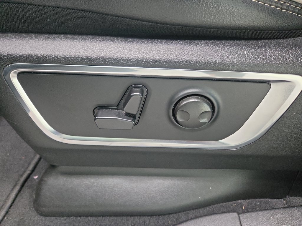Used 2026 RAM 1500 Laramie AWD/4WD image 30