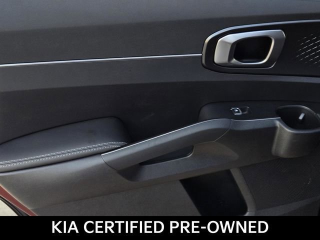 Certified 2025 Kia Sorento LX FWD image 11