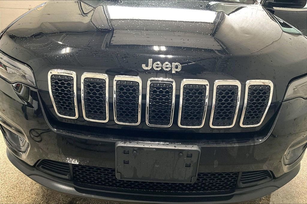 Used 2020 Jeep Cherokee Latitude w/ Cold Weather Group AWD/4WD image 32