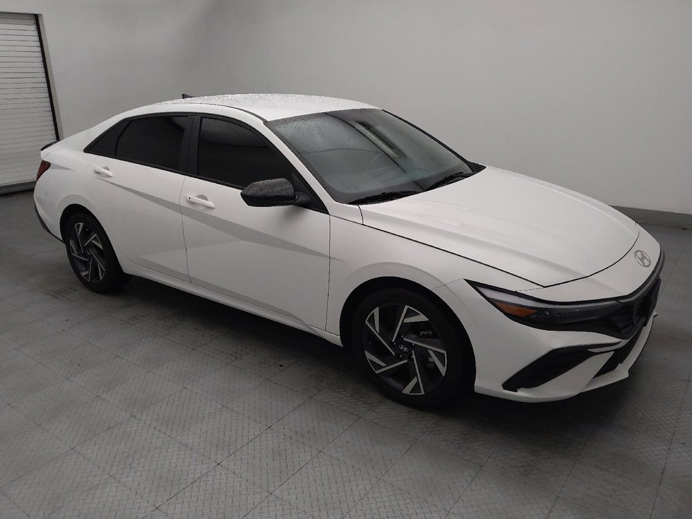 Used 2025 Hyundai Elantra Sport FWD image 11