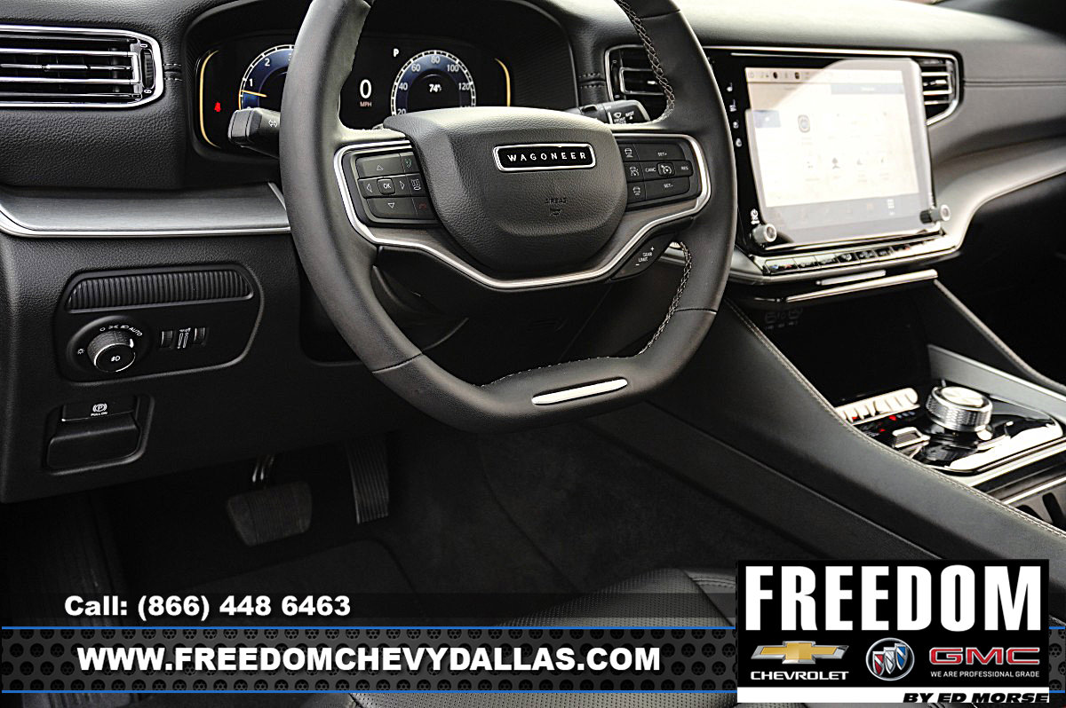 Used 2025 Jeep Wagoneer L Series II AWD/4WD image 21