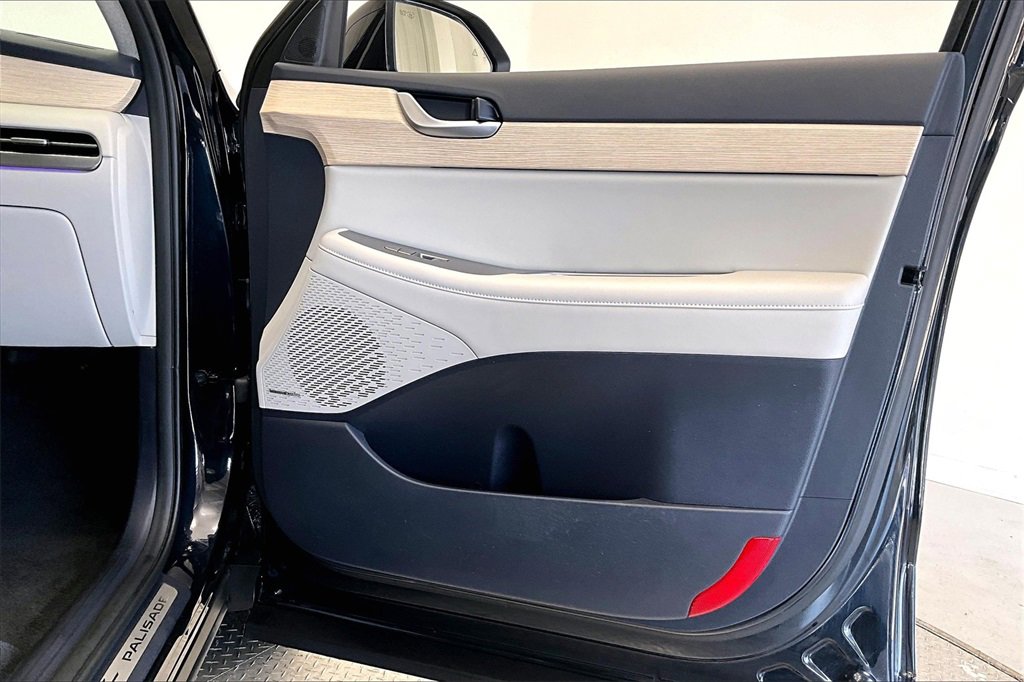 Used 2024 Hyundai Palisade Limited image 19