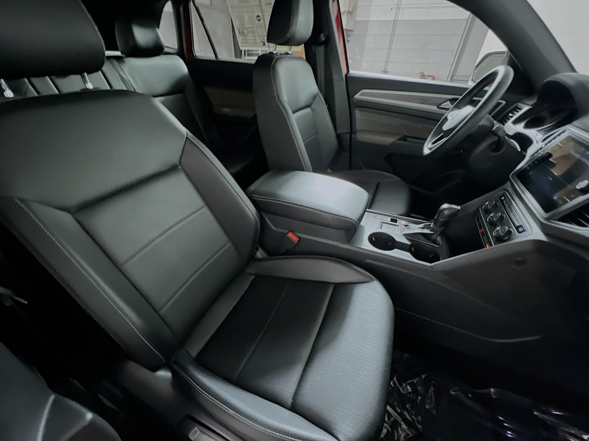 Used 2021 Volkswagen Atlas Cross Sport SE FWD image 31