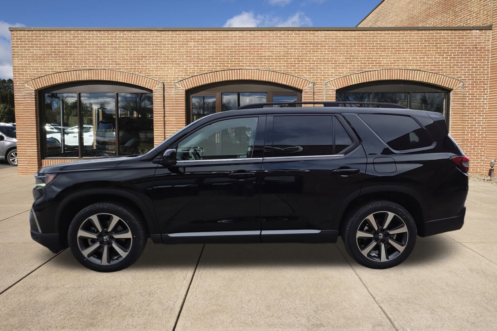 Used 2023 Honda Pilot Elite image 7