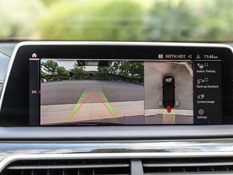 Used 2020 BMW 750i xDrive w/ Executive Package image 34