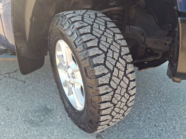 Used 2015 Toyota Tundra SR5 w/ SR5 Upgrade Package image 49