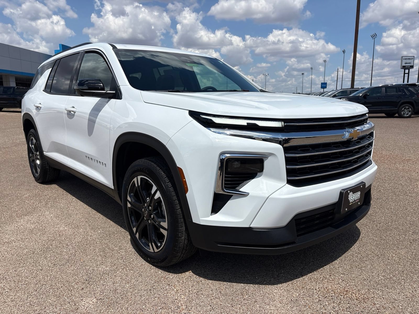 New 2027 Chevrolet Traverse LT w/ Sun and Wheel Package FWD image 8