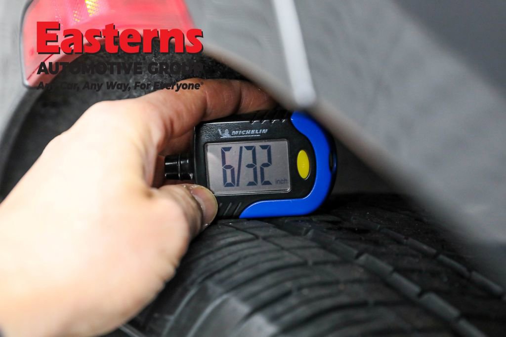 Used 2023 Chrysler Pacifica Touring-L image 30