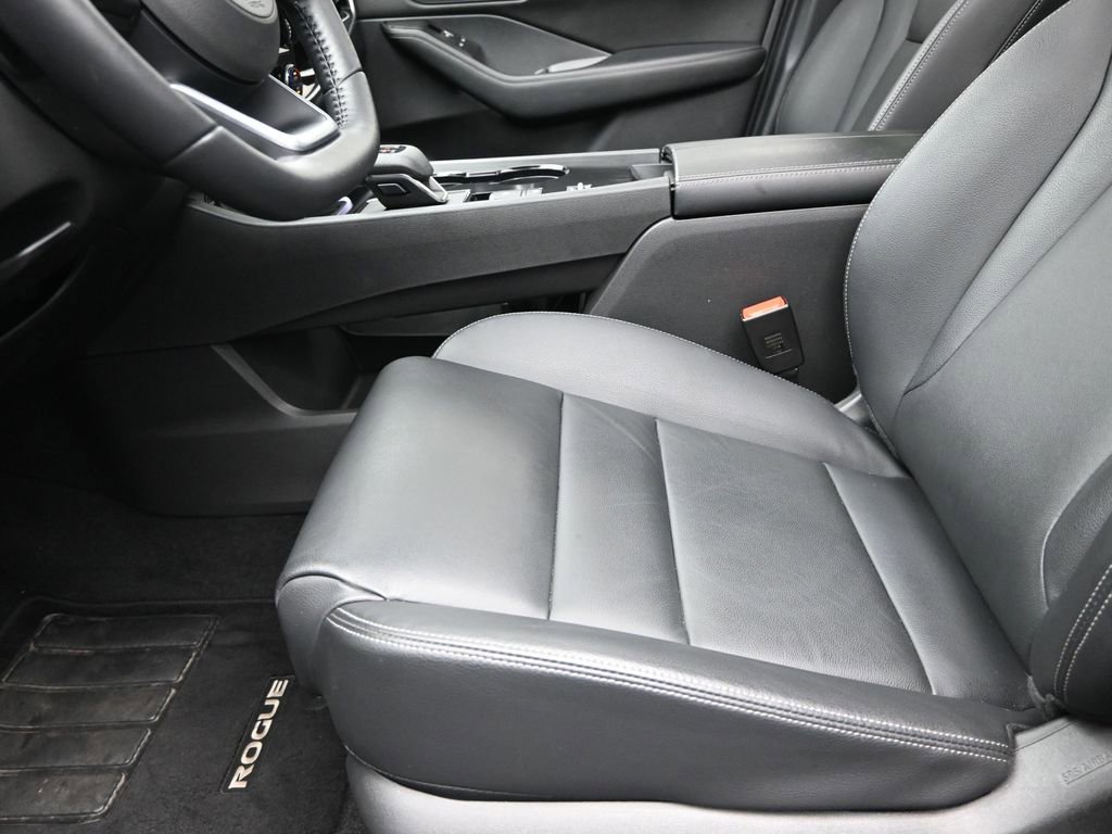 Used 2024 Nissan Rogue SL w/ SL Premium Package image 13