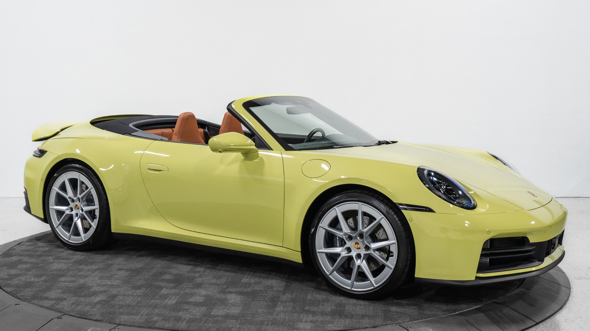 Used 2025 Porsche 911 Carrera image 11