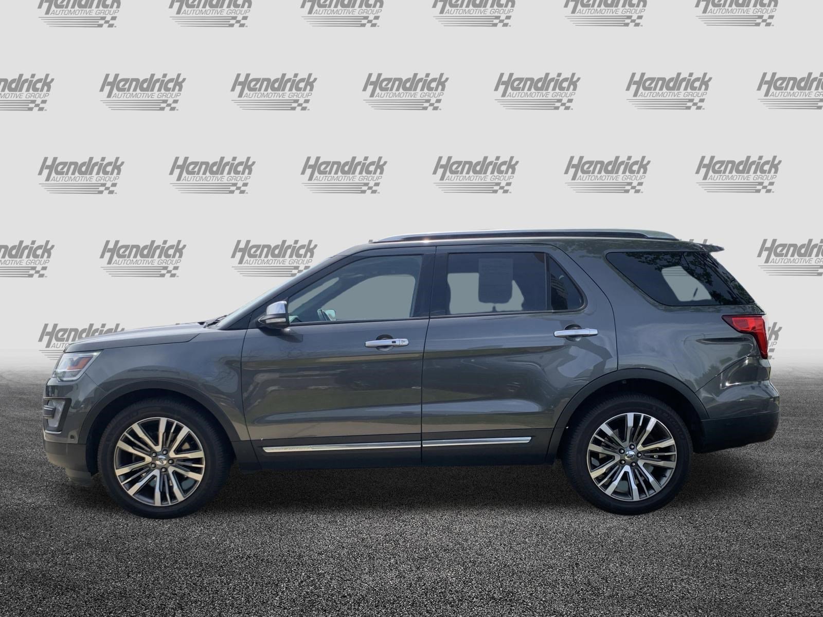 Used 2017 Ford Explorer Platinum image 7