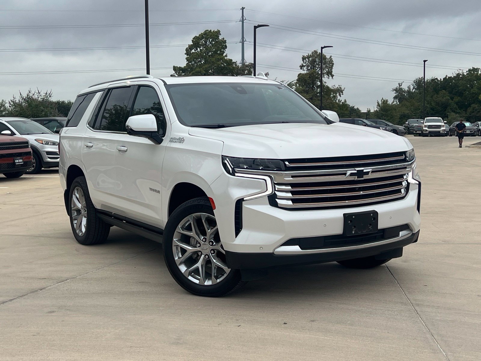 Used 2021 Chevrolet Tahoe High Country w/ Premium Package AWD/4WD image 1