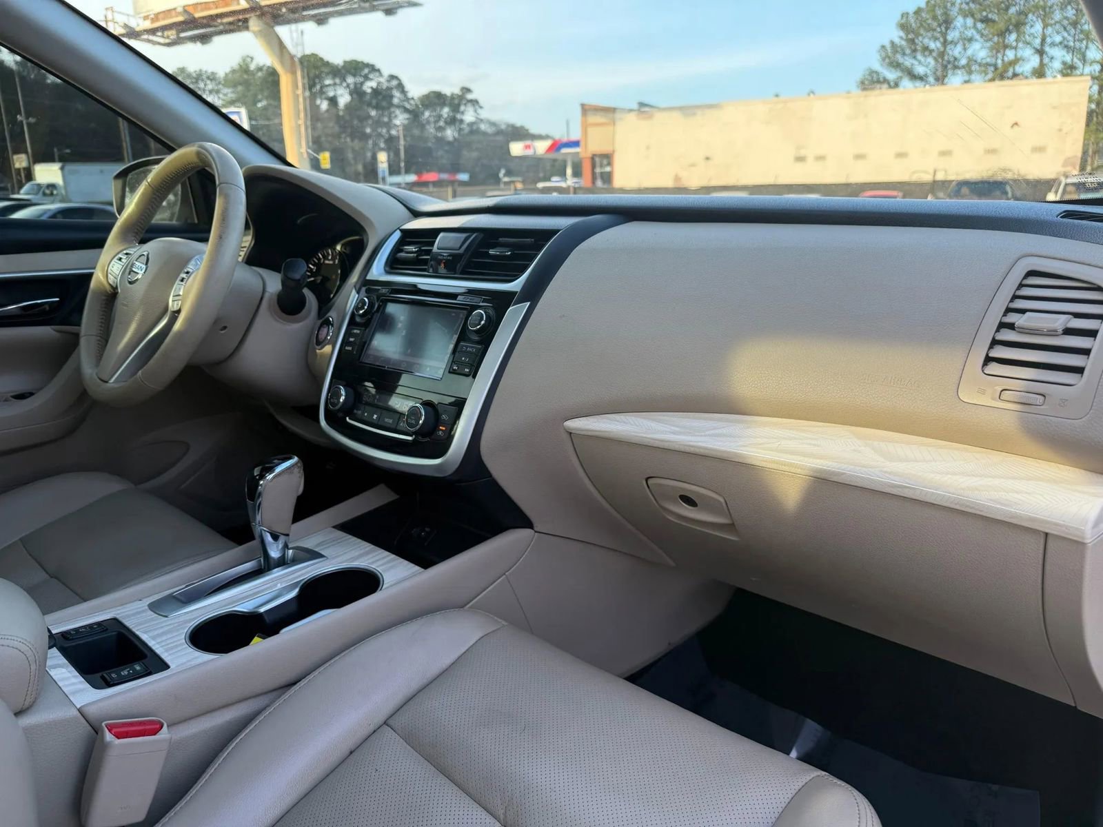 Used 2018 Nissan Altima 2.5 SL w/ 2.5 SL Technology Package FWD image 9