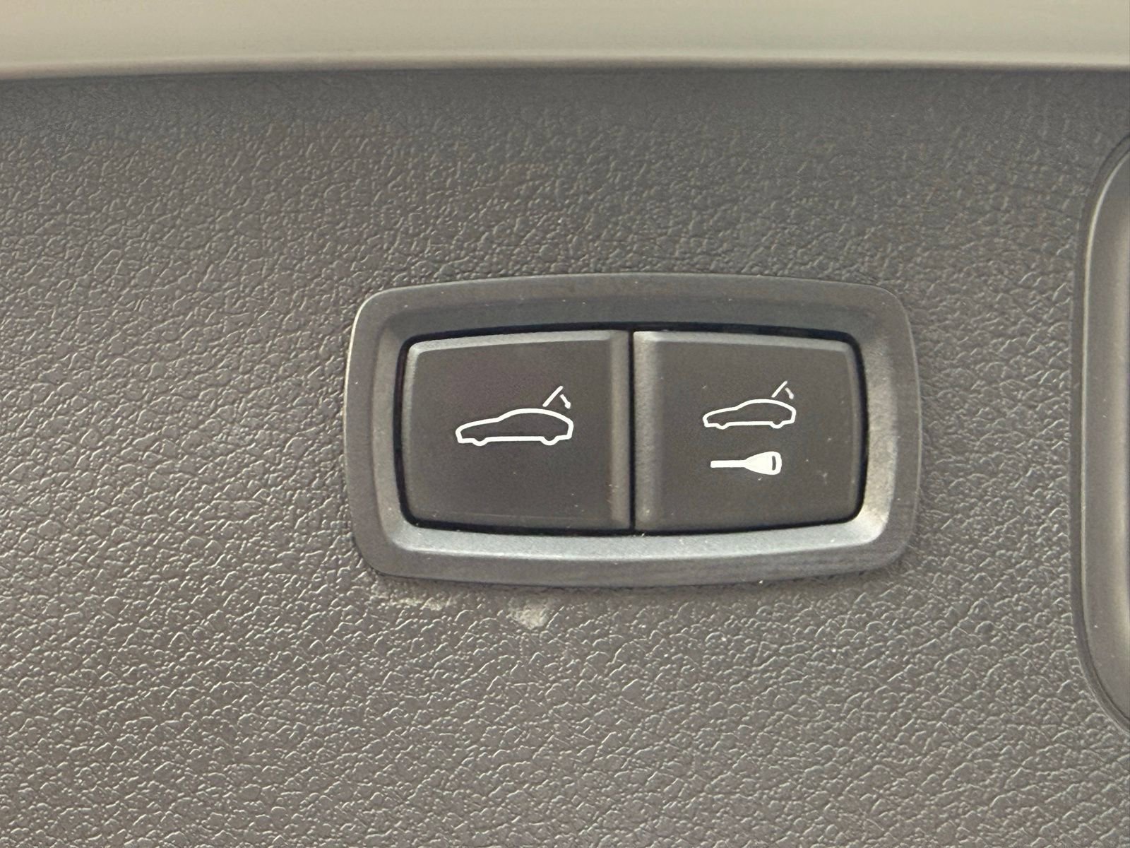 Used 2017 Porsche Macan S image 11