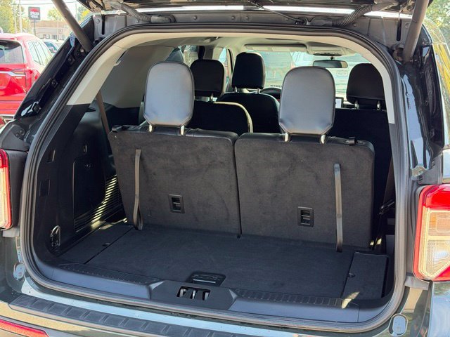 Used 2023 Ford Explorer XLT w/ Equipment Group 202A AWD/4WD image 13