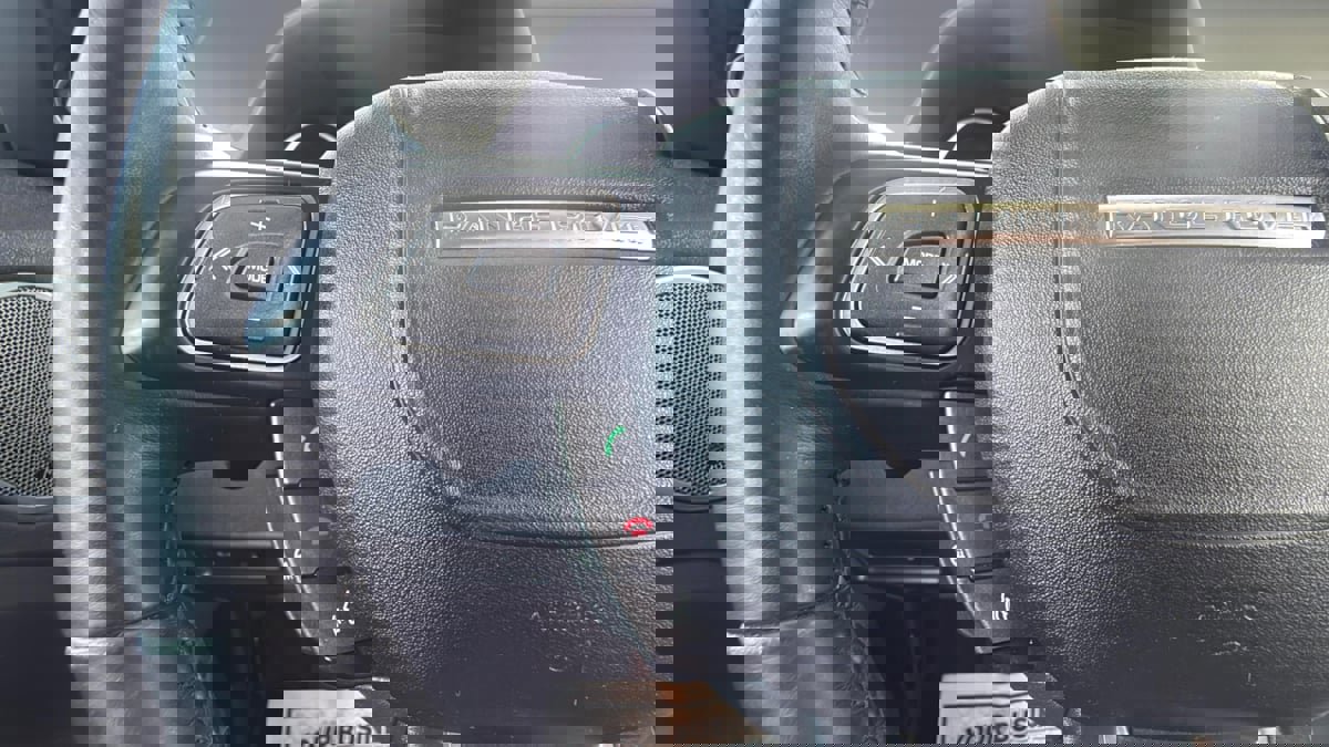 Used 2015 Land Rover Range Rover Evoque Pure Plus image 19