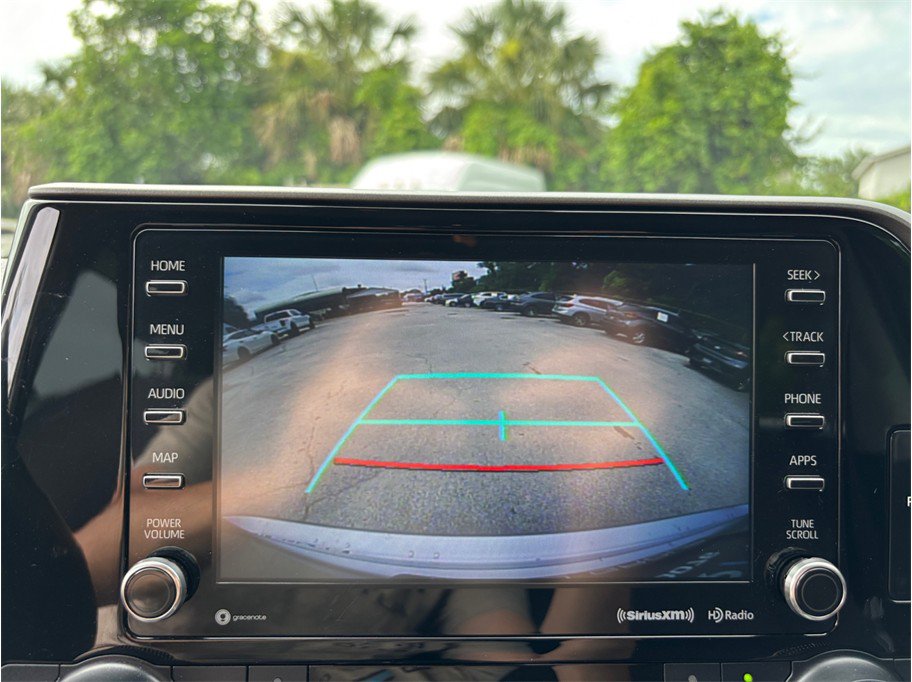Used 2020 Toyota Highlander LE FWD image 26