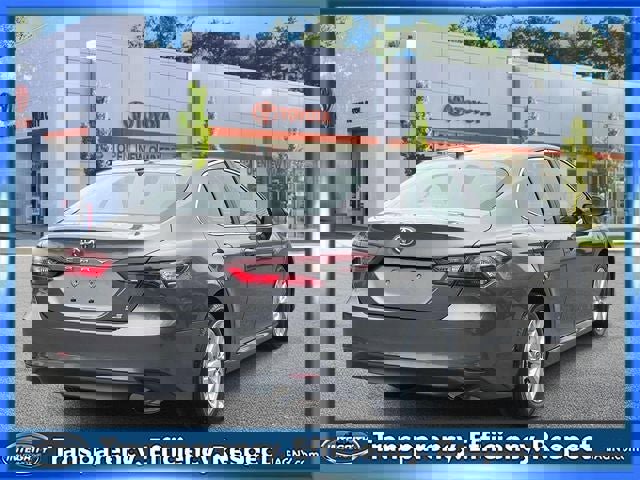 Used 2023 Toyota Camry LE image 6