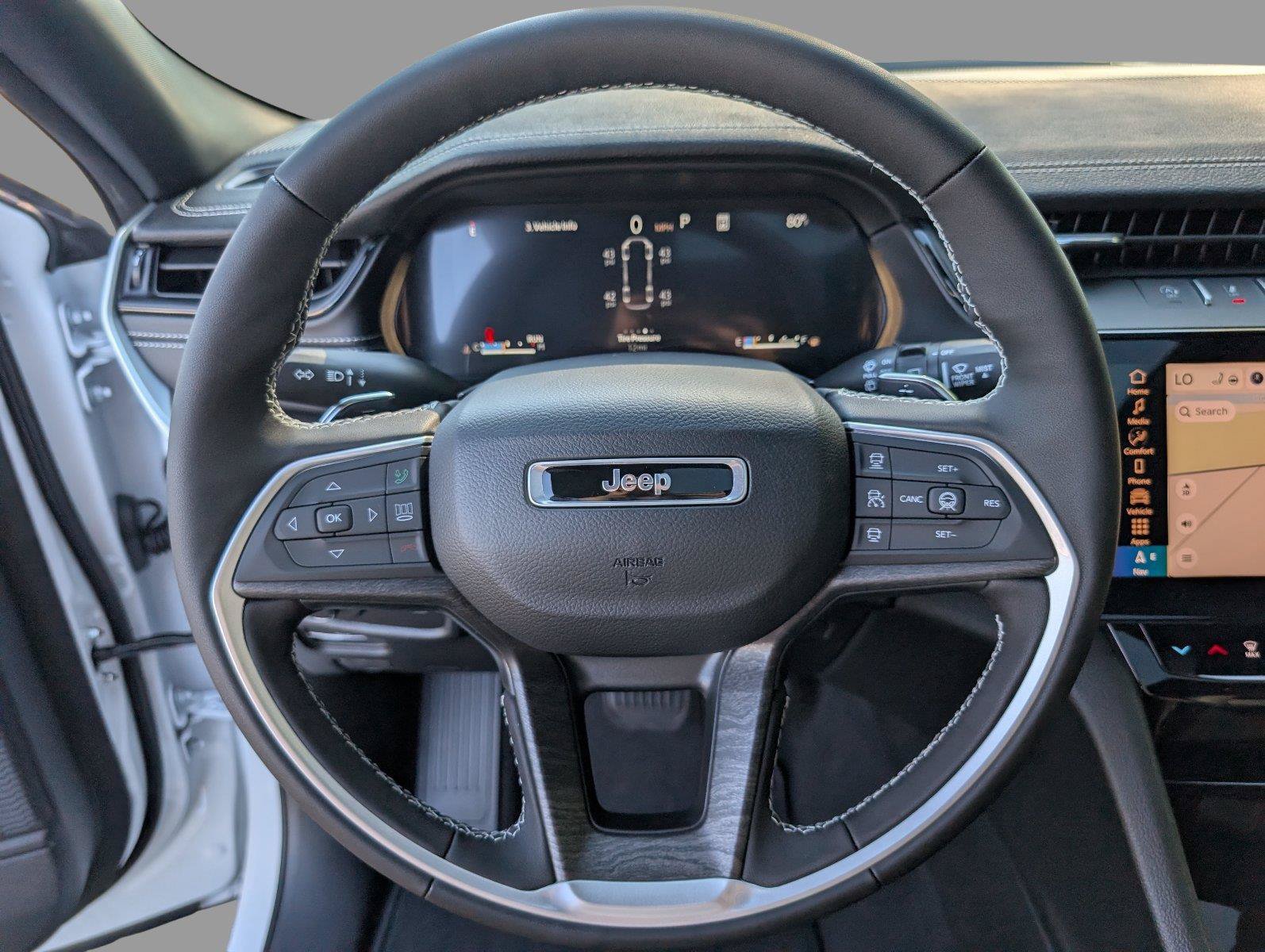 New 2027 Jeep Grand Cherokee L Limited RWD image 27
