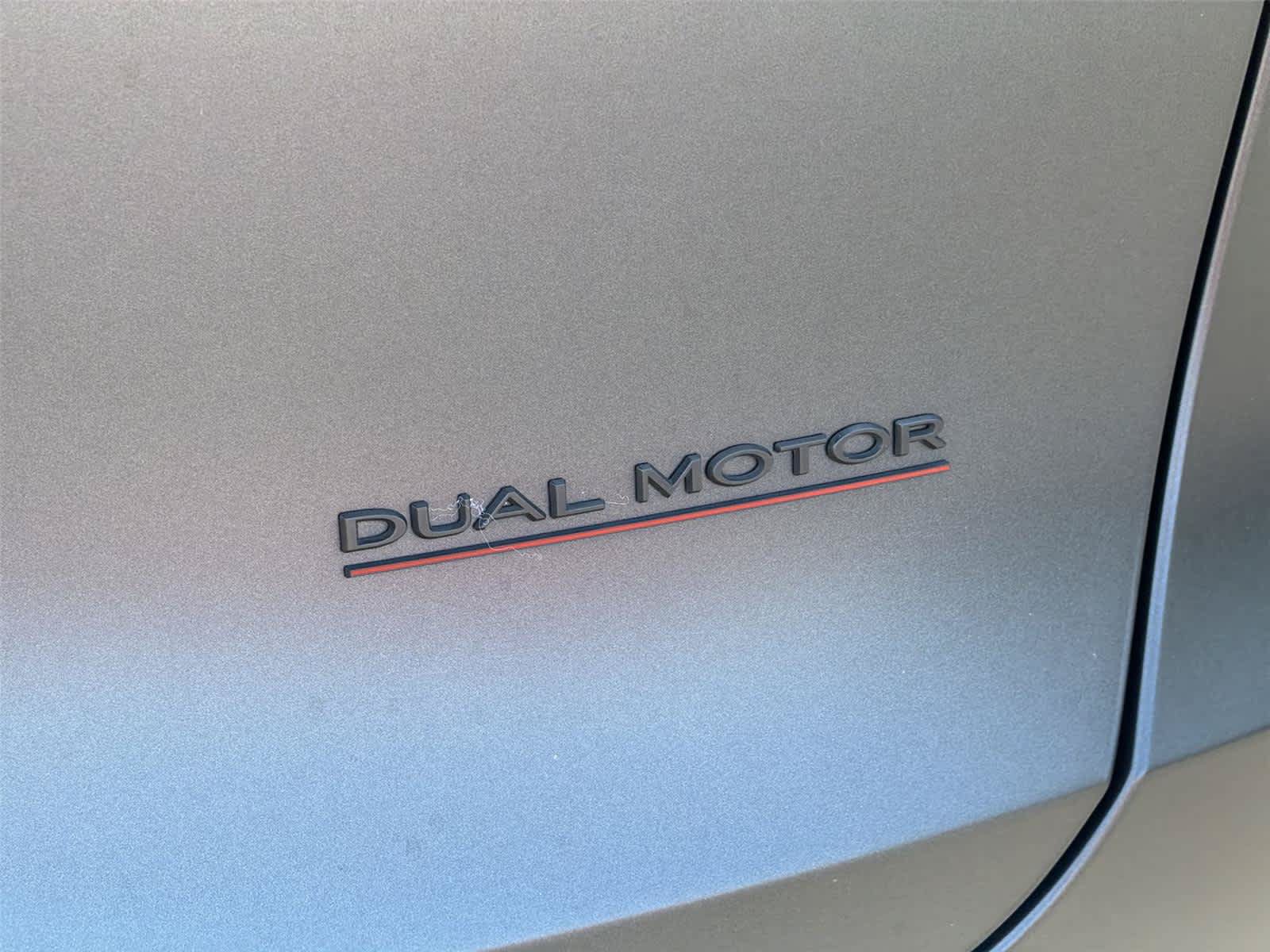 Used 2025 Tesla Model Y Long Range AWD/4WD image 8