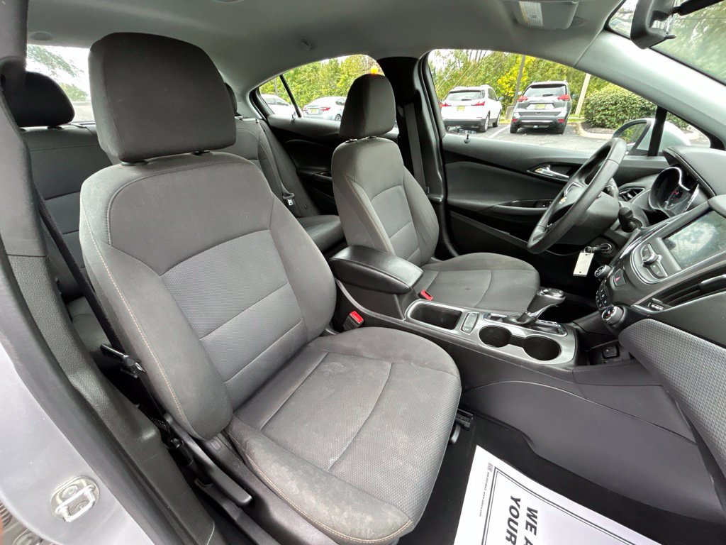 Used 2019 Chevrolet Cruze LS FWD image 29