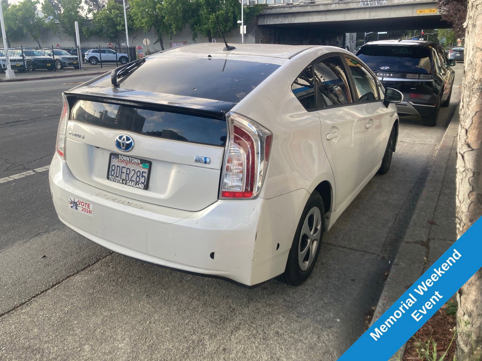 Used 2015 Toyota Prius Four w/ Preferred Accessory Package FWD image 12