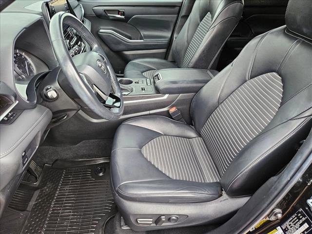 Used 2022 Toyota Highlander XSE image 13
