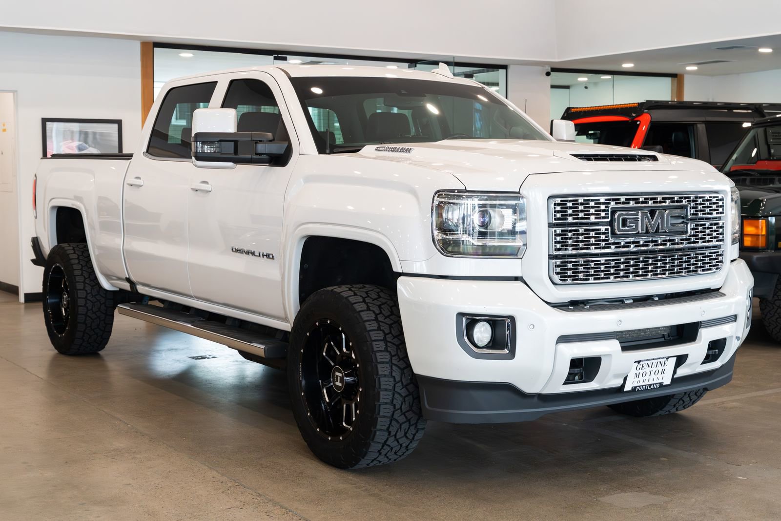 Used 2018 GMC Sierra 2500 Denali w/ Duramax Plus Package image 3
