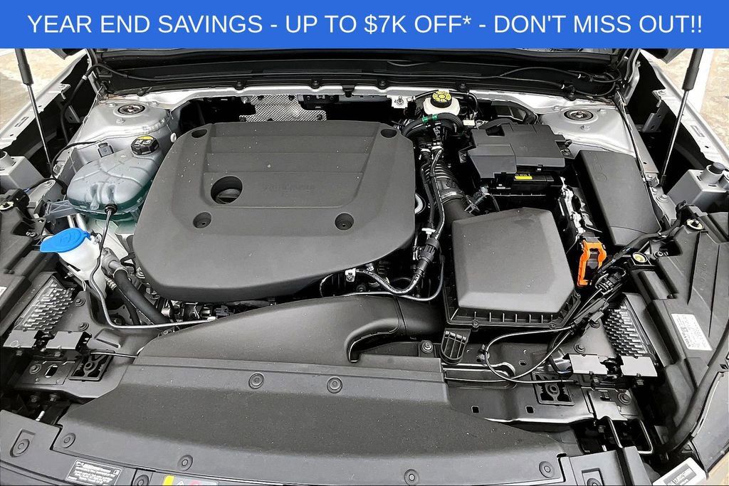 Used 2025 Volvo XC40 B5 Ultra w/ Protection Package Premier image 29