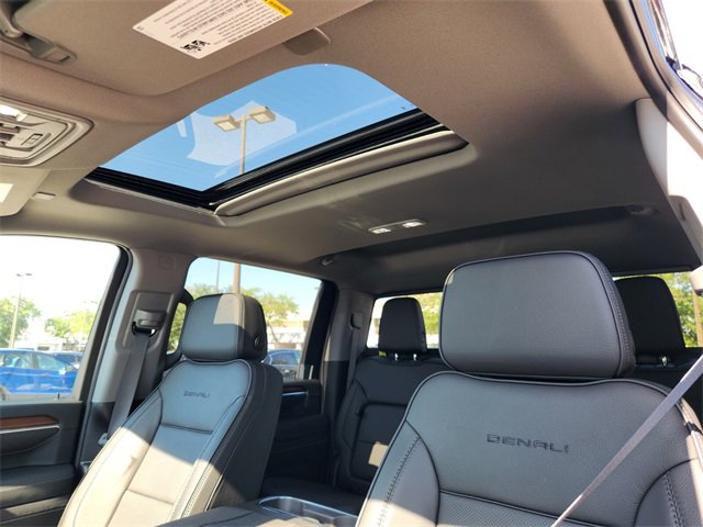 New 2025 GMC Sierra 3500 Denali w/ Denali Reserve Package image 23