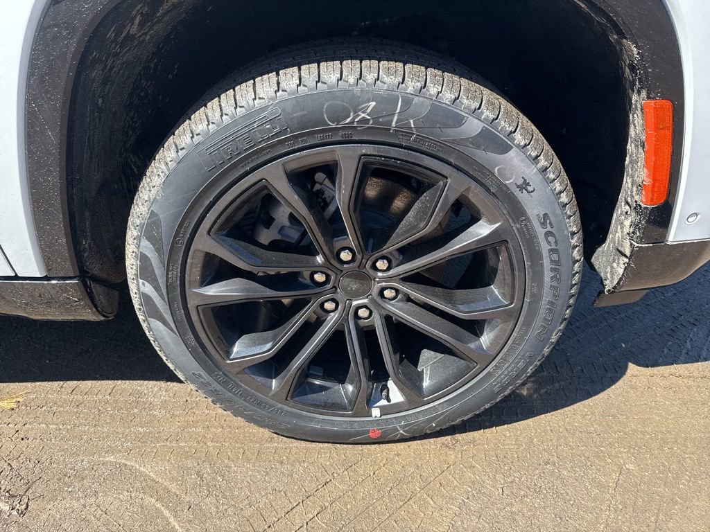 New 2026 Jeep Grand Wagoneer Summit image 9