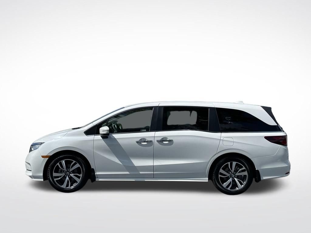 Certified 2024 Honda Odyssey Touring image 2