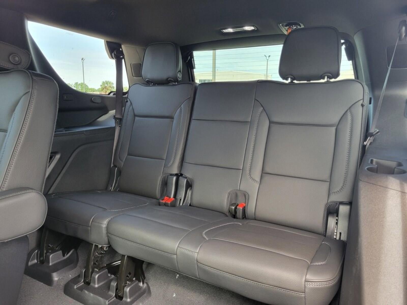 New 2026 GMC Yukon Denali w/ Denali Reserve Package RWD image 33