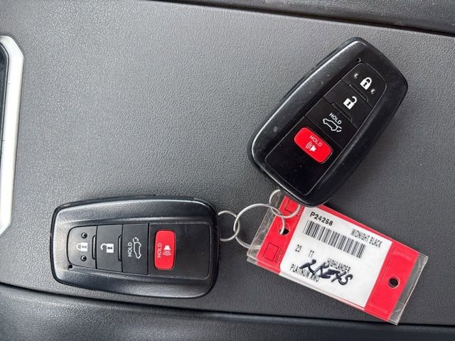 Used 2023 Toyota Highlander Platinum AWD/4WD image 20